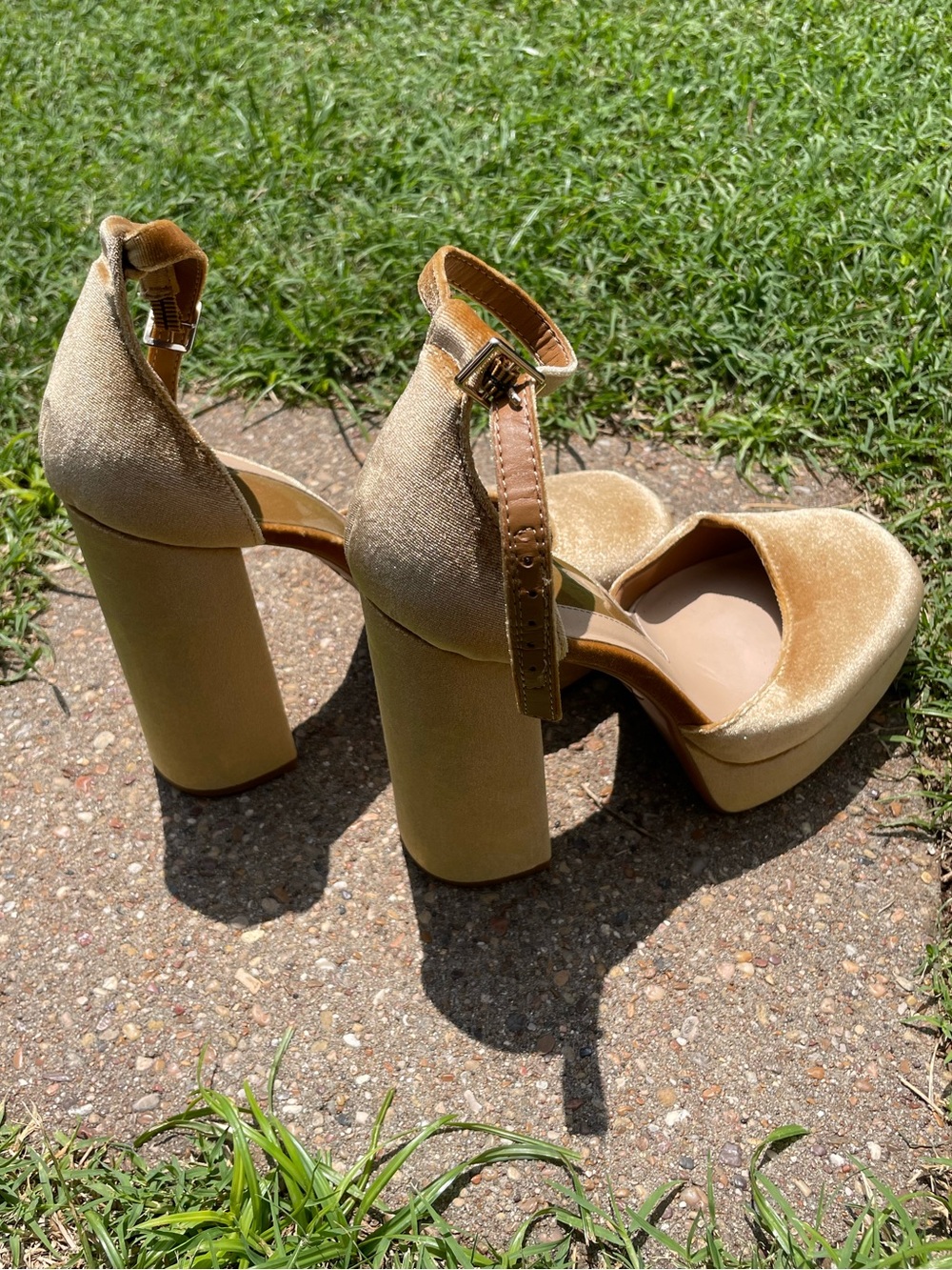 Chunky Platform Ankle-Strap Pumps in Gold Velvet - Picture 3 of 7